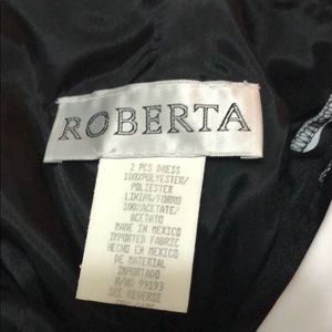 I’m selling this long classy dress